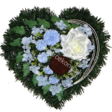 Aranžmán na hrob srdce biela ruža modré kvety 45cm