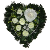 Aranžmán na hrob srdce čečinové biela ruža krémové ružičky 37cm