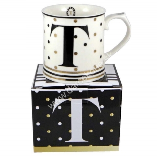 Šálka na kávu čaj s písmenom T